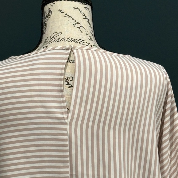 ✨ Express Taupe Striped Dolman Blouse Keyhole Back ✨ - Picture 5 of 8